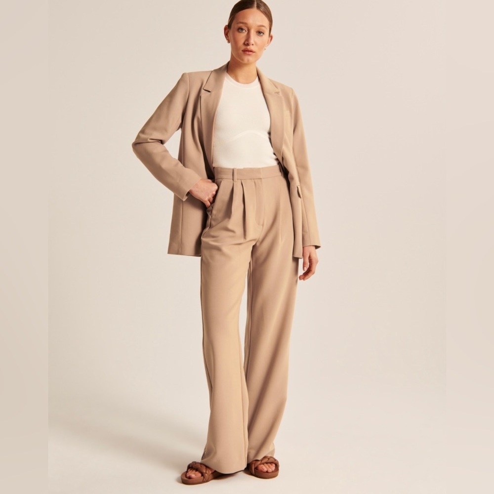 A&F Sloane Tailored Pant - Brown